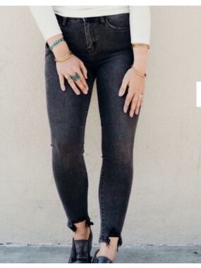 Carly Jean Los Angeles Blake Skinny Jeans Size 00